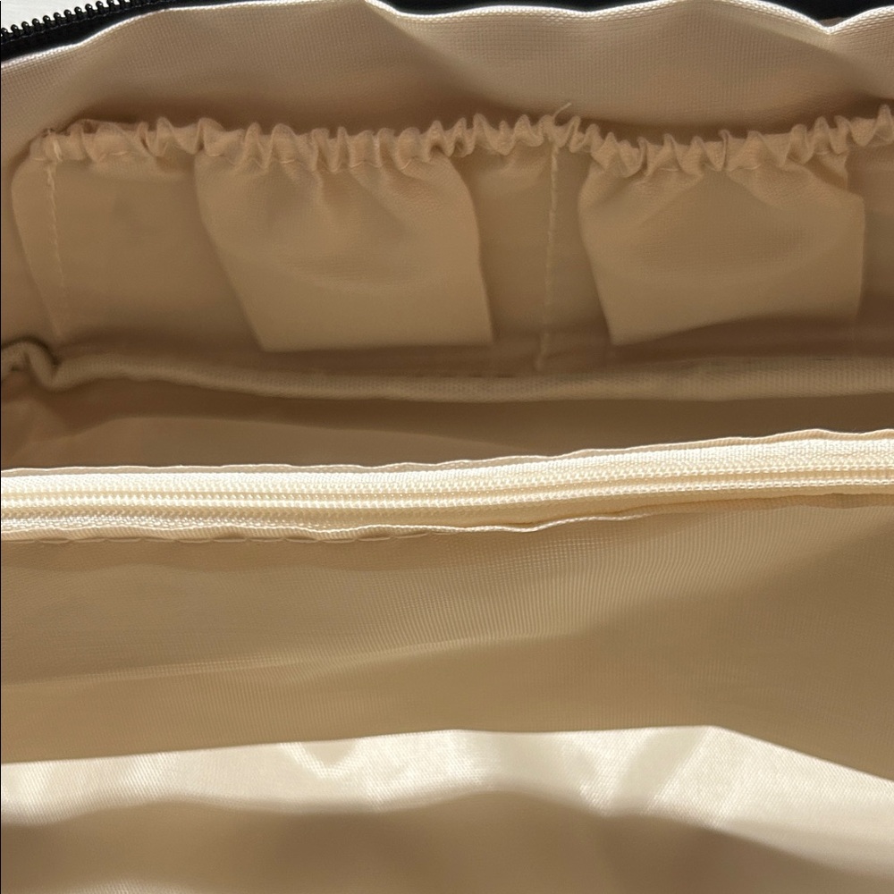 NEW Large Travel Makeup Bag - Black or Tan - Picture 8 of 16